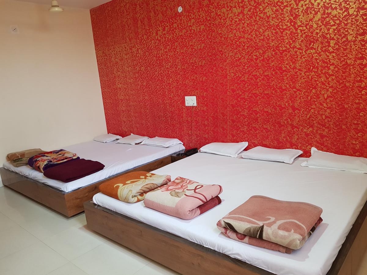 Hotel Shri Radhe Krishna Godarpura Exterior foto